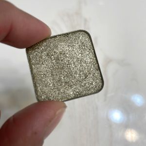 Makeup geek single eyeshadow Illuminaughty